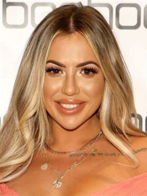 Holly Hagan Nude Photo Collection